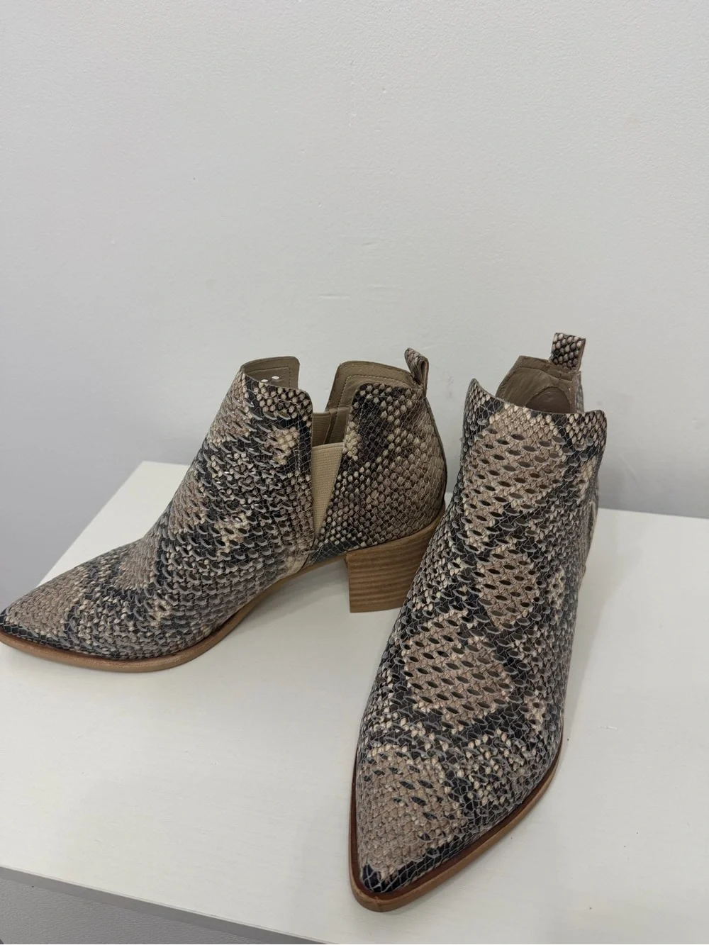 Dolce Vita Snake-Print Pointed Toe Ankle Boots Faux snakeskin